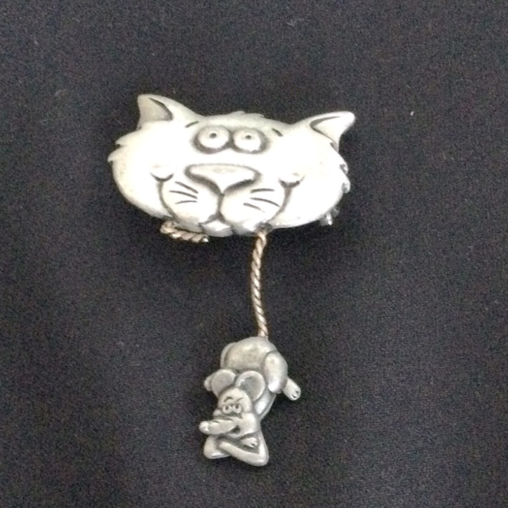 JJ/ Jonette Jewelry vintage pewter cat with mouse brooch.